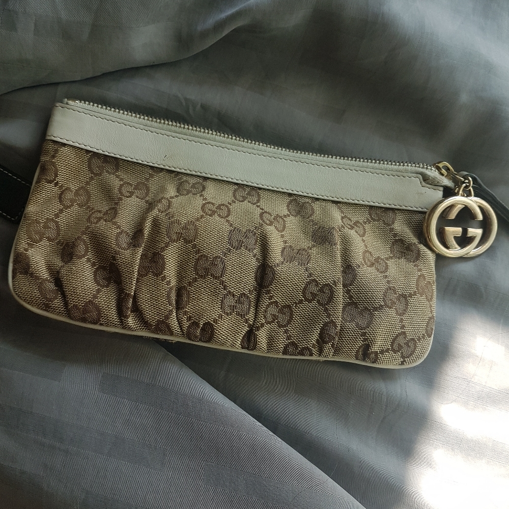 Gucci wristlet